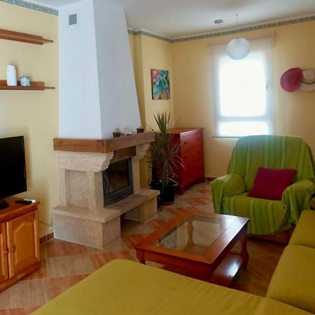 Chalet Adosado Con Azotea Andaluza Y Patio, Junto A La Playa Исла Кристина Екстериор снимка