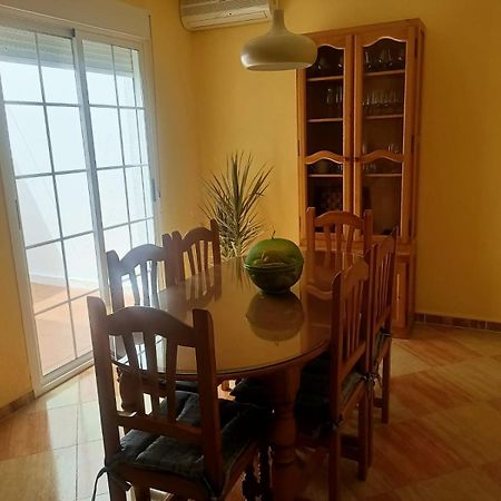 Chalet Adosado Con Azotea Andaluza Y Patio, Junto A La Playa Исла Кристина Екстериор снимка