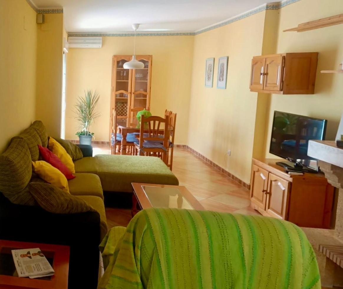 Chalet Adosado Con Azotea Andaluza Y Patio, Junto A La Playa Исла Кристина Екстериор снимка